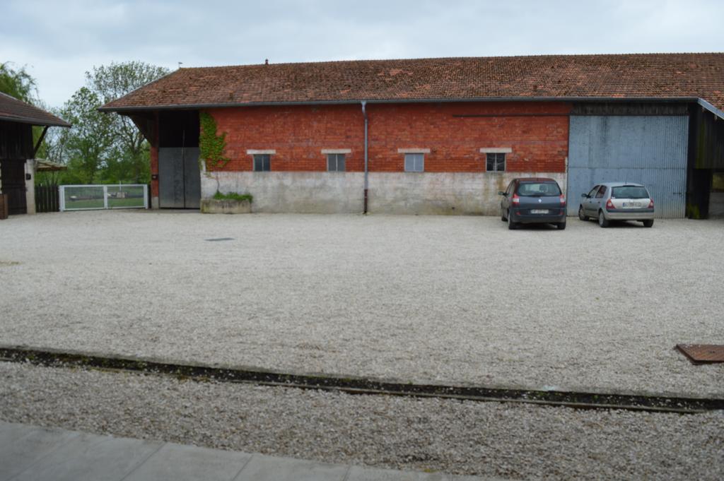 Au Passage Des Grues Drosnay Exterior foto